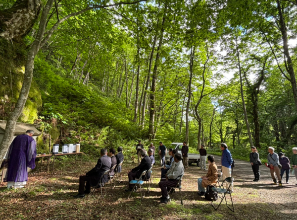 「山の神の祠」にて山開き神事が執り行われました（6/5）